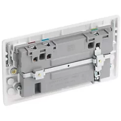 British General 800 Series 13A 2-Gang SP Switched Socket + 3A 2-Outlet Type A & C USB Charger White -British General Switches & Sockets Store 289JR A5