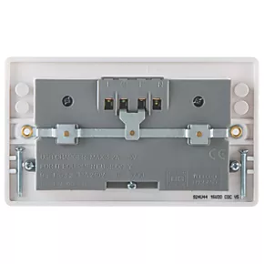 British General 800 Series 13A 2-Gang SP Unswitched Socket + 4.2A 4-Outlet Type A USB Charger White 4 British General 800 Series 13A 2-Gang SP Unswitched Socket + 4.2A 4-Outlet Type A USB Charger White - Image 4