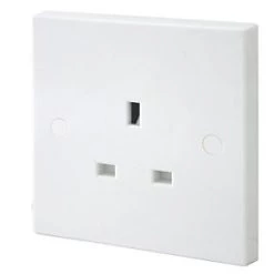 British General 900 Series 13A 1-Gang Unswitched Plug Socket White