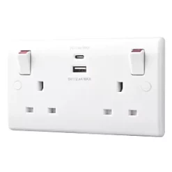 British General 800 Series 13A 2-Gang SP Switched Socket + 4.2A 2-Outlet Type A & C USB Charger White