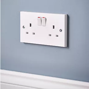 British General 900 Series 13A 2-Gang DP Switched Plug Socket White 5 British General 900 Series 13A 2-Gang DP Switched Plug Socket White - Image 5
