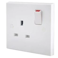 British General 900 Series 13A 1-Gang SP Switched Plug Socket White