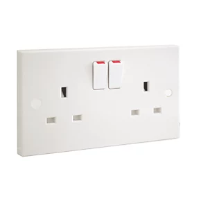 British General 900 Series 13A 2-Gang SP Switched Plug Socket White 2 British General 900 Series 13A 2-Gang SP Switched Plug Socket White - Image 2