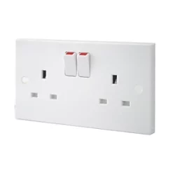 British General 900 Series 13A 2-Gang SP Switched Plug Socket White