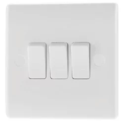 British General 800 Series 10AX 3-Gang 2-Way Light Switch White