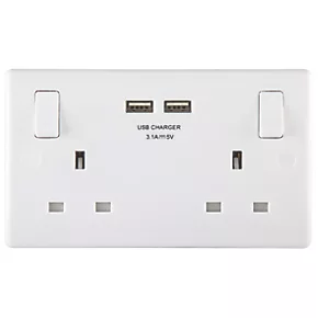 British General 800 Series 13A 2-Gang SP Switched Socket + 3.1A 2-Outlet Type A USB Charger White 2 British General 800 Series 13A 2-Gang SP Switched Socket + 3.1A 2-Outlet Type A USB Charger White - Image 2