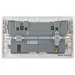 British General 800 Series 13A 2-Gang SP Switched Socket + 3.1A 2-Outlet Type A USB Charger White 4 British General 800 Series 13A 2-Gang SP Switched Socket + 3.1A 2-Outlet Type A USB Charger White - Image 4