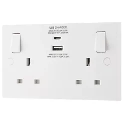 British General 900 Series 13A 2-Gang SP Switched Socket + 3A 2-Outlet Type A & C USB Charger White