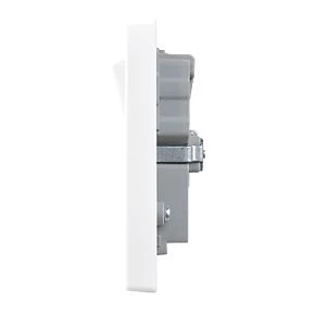 British General 900 Series 13A 2-Gang SP Switched Socket + 4.2A 2-Outlet Type A & C USB Charger White 3 British General 900 Series 13A 2-Gang SP Switched Socket + 4.2A 2-Outlet Type A & C USB Charger White - Image 3